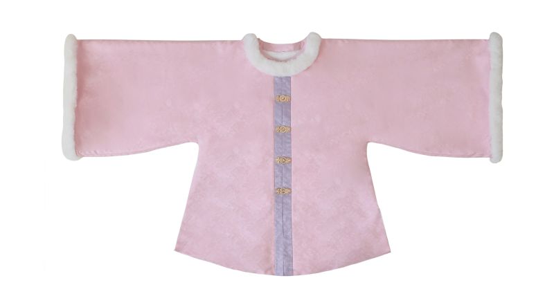 File:桑谣记【昭君袄】 明制复原古画毛绒圆领半袖披袄有口袋圈毛汉服-淘宝网 主图 006.jpg
