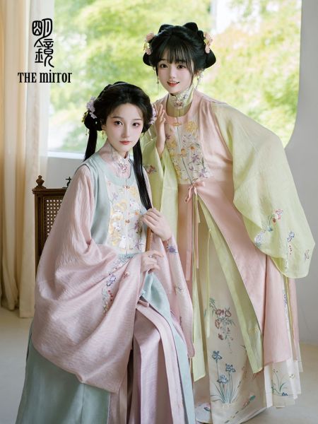 File:明镜华服【月野花兔长比甲】原创汉服女装2024新款中秋限定外套-淘宝网 主图 004.jpg