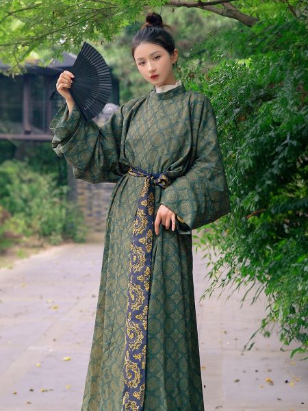 File:汀兰颂原创汉服【古青】唐制复原款大放量双层圆领缺胯袍灯笼裤-淘宝网 主图 001.jpg