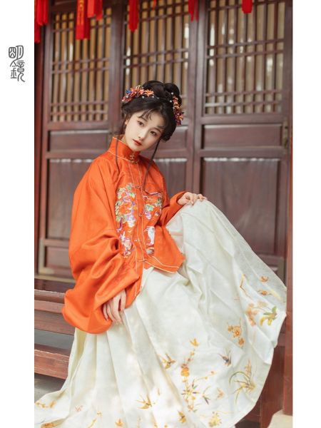 File:明镜华服【百景瑞兔】原创设计明制汉服立领兔补汉服女装-淘宝网 主图 004.jpg