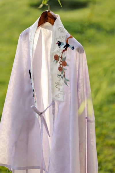 File:奉常集礼原创【高中】汉服明制浅交领马面春夏款-淘宝网 主图 002.jpg