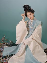 风间林【鎏】明制汉服仿妆花织金博古纹马面裙比甲-淘宝网 主图 004.jpg