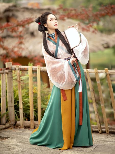 File:汀兰颂原创汉服【小重山】魏晋南北朝垂胡袖晋襦八破裙早春日常-淘宝网 主图 001.jpg
