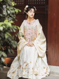 明镜华服【仙兔祈梦】原创设计明制汉服女冬季新款比甲马面裙-淘宝网 主图 005.jpg