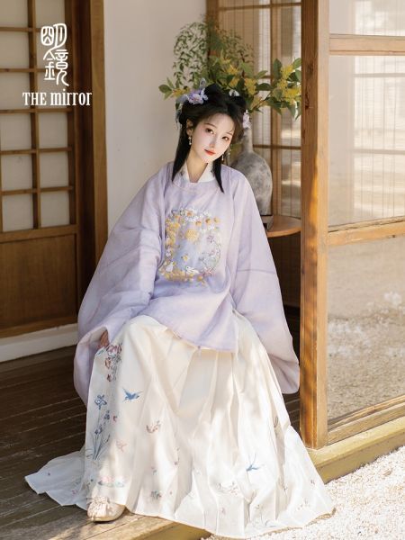 File:明镜华服中秋限定【月野花兔】原创明制汉服2024圆领袍马面裙套装-淘宝网 主图 004.jpg
