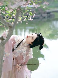 琴挑明制【晴波泛翠】春夏晚明汉服刺绣云肩对襟长衫马面裙-淘宝网 主图 005.jpg