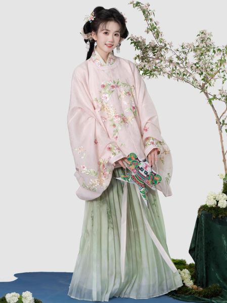 File:燕云织造【槐醉芳春】明制真丝圆领大襟交领中衣褶裙原创汉服女-淘宝网 主图 005.jpg