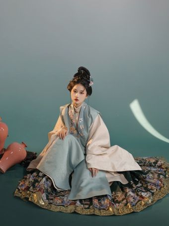 风间林【鎏】明制汉服仿妆花织金博古纹马面裙比甲-淘宝网 主图 001.jpg