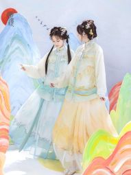 明镜华服【万华千川】明制汉服女春季山水刺绣比甲弓袋袖马面裙-淘宝网 主图 005.jpg
