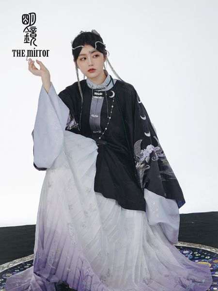 File:明镜华服·月为镜·司月 原创明制汉服圆领半袖马面裙深秋季套装-淘宝网 主图 004.jpg