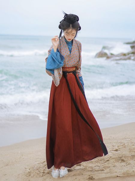 File:汀兰颂原创汉服【观沧海】魏晋北朝晋襦曲领八破裙 可以日常穿-淘宝网 主图 004.jpg