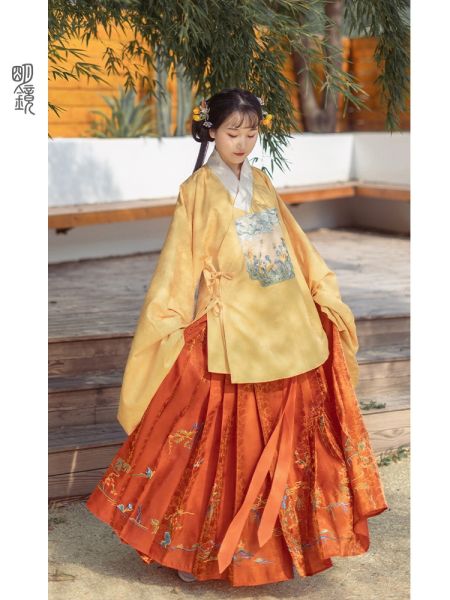 File:明镜华服【风吟】刺绣立领对襟长衫交领补原创明制汉服女-淘宝网 主图 004.jpg