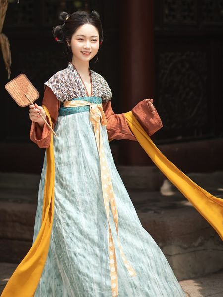 File:汀兰颂原创汉服【唐三岁】唐制对襟短衫褙子双层齐胸八破裙披帛-淘宝网 主图 001.jpg