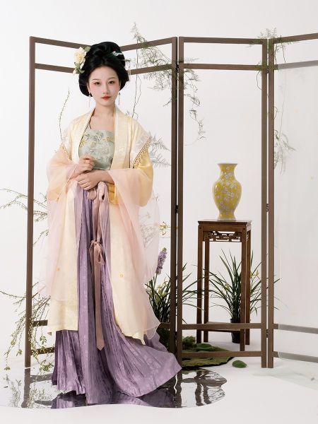 File:踏云馆汉服春季真丝湖绫长褙子短褙心吊带抽褶百迭裙套装 (诗妧)-淘宝网 主图 002.jpg
