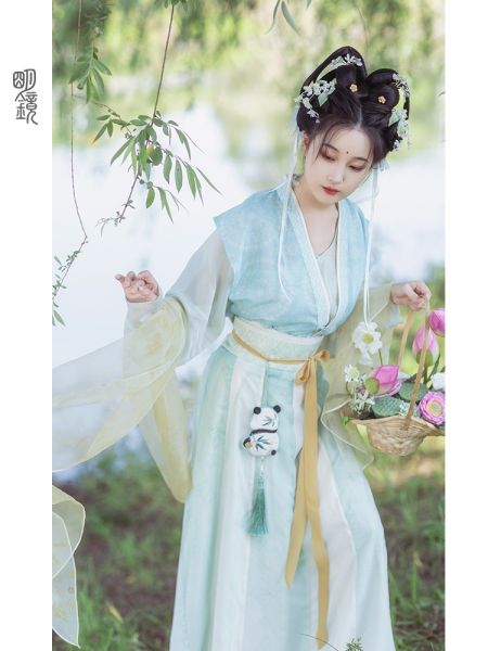 File:【水天清夏】明镜华服原创汉服女日常上班穿唐领衫夏季百搭套装女-淘宝网 主图 004.jpg