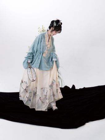 【仿孔府花鸟裙链接】可收藏加购 吉元明制马面裙花鸟成品裙-淘宝网 主图 001.jpg