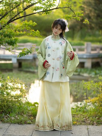 半生罗裳 繁花锦 新品原创日常明制汉服女圆领绣花短衫比甲春夏-淘宝网 主图 001.jpg