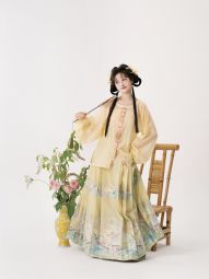 【现货】吉元裳织《千里兔》明制仿妆花暗花纱马面裙汉服下裙春夏-淘宝网 主图 001.jpg
