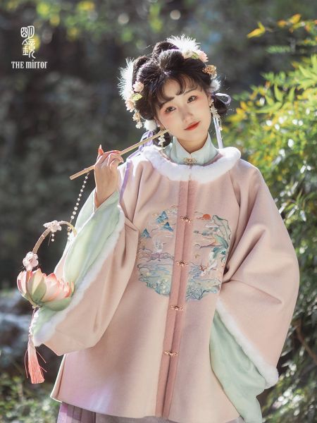 File:明镜华服【鹿鹭同春】原创新款成人古装套装对襟袄明制汉服女冬季-淘宝网 主图 001.jpg