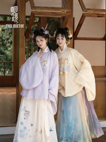 明镜华服中秋限定【月野花兔】原创明制汉服2024圆领袍马面裙套装-淘宝网 主图 001.jpg