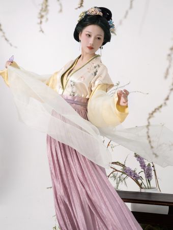 踏云馆汉服春款醋酸绣花飞机袖短衫叠穿短褙心抽褶裙套装 (芊桐)-淘宝网 主图 001.jpg