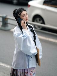 【现货】吉元裳织《溪风》月白对交穿暗花纱交领短衫明制汉服上衣-淘宝网 主图 001.jpg