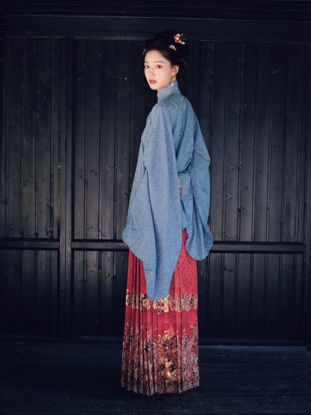 File:风间林【其实】原创明制汉服国风立领对襟衫暗红色马面裙 女-淘宝网 主图 005.jpg