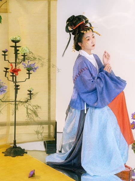 File:花朝记|典藏|复晋花月赋|其三 辰|晋制汉服荷叶边半袖破裙-淘宝网 主图 003.jpg