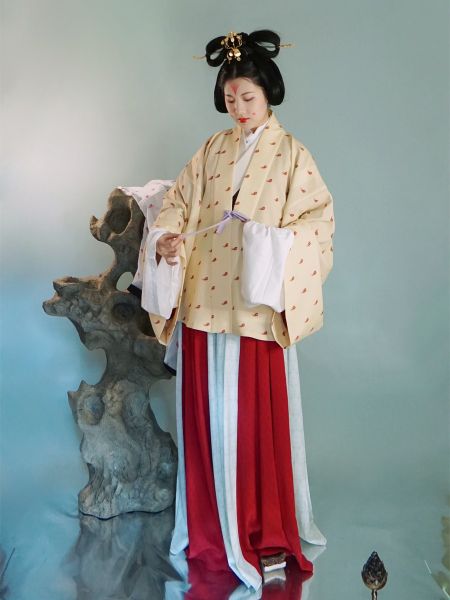 File:尘余馆|木兰曲|魏晋复原褶衣曲领襦衫直袖仿麻套装汉服晋襦-淘宝网 主图 005.jpg