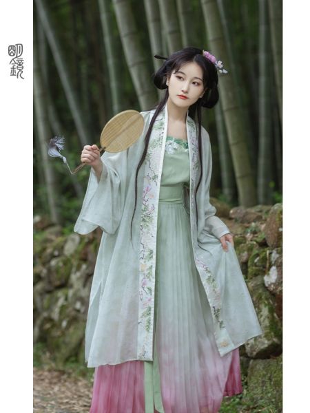 File:明镜华服【夏影】原创改良宋制汉服女夏季可上班穿长褙子百迭裙女-淘宝网 主图 004.jpg