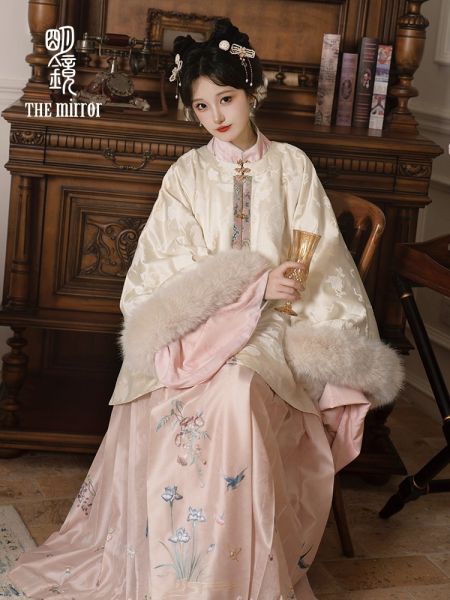 File:明镜华服绒绒原创明制圆领冬装紫色汉服新款昭君袄子加绒外套日常-淘宝网 主图 001.jpg