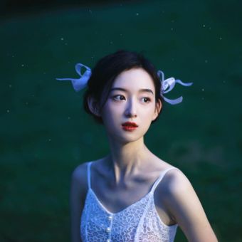 一只梳子君.jpg