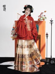 明镜华服 福龙灵泽 明制冬季汉服女马面裙套装2024新年款成人古装-淘宝网 主图 004.jpg
