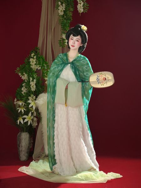 File:【佳期阁】【白羽】原创鸟毛立女唐制齐胸衫裙笼裙破裙流苏春款-淘宝网 主图 004.jpg