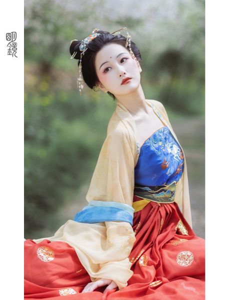 File:明镜华服【青鸾九色】原创汉服唐制传统服饰绣花腰封渐变双色披帛-淘宝网 主图 003.jpg