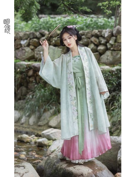 File:明镜华服【夏影】原创改良宋制汉服女夏季可上班穿长褙子百迭裙女-淘宝网 主图 005.jpg