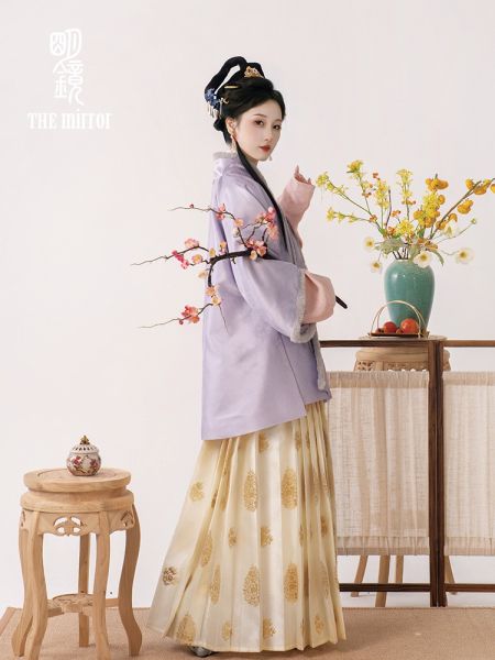 File:明镜华服【绵绵】原创明制对穿交披袄汉服冬季提花马面裙套装-淘宝网 主图 001.jpg