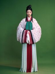 尘余馆｜木兰曲｜魏晋复原褶衣曲领襦衫直袖仿麻套装汉服晋襦-淘宝网 主图 001.jpg