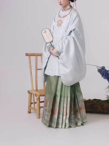 File:【上遥居】横林-秋 明原创汉服女秋冬粉色对穿交仿妆花马面绿色-淘宝网 主图 005.jpg