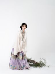 桑谣记【秋花蛱蝶图】缎面对穿交短衫 复原古画二创 妆花马面明制-淘宝网 主图 005.jpg