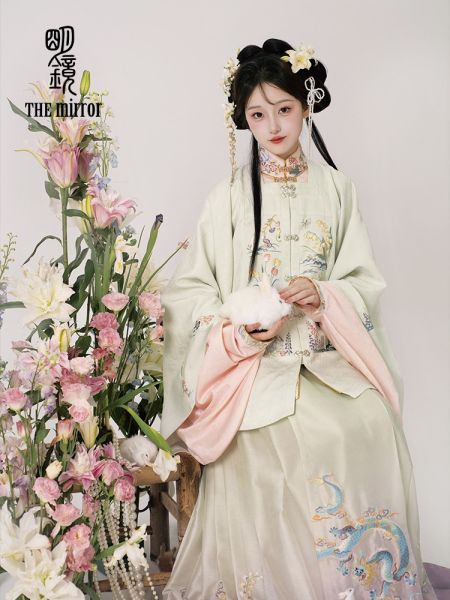 File:明镜华服【汀花抱兔】原创明制汉服中秋季成人古装方领上衣女-淘宝网 主图 006 (1).jpg