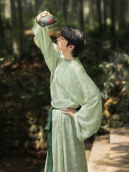 File:汀兰颂原创汉服【青争】唐制大放量圆领缺胯袍青色单层男女-淘宝网 主图 001.jpg