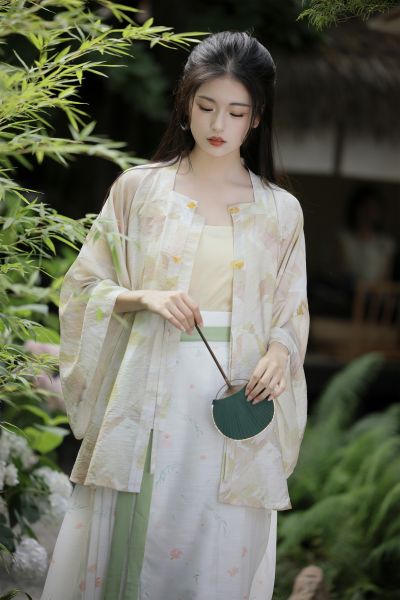 File:桑谣记【油画云朵】人棉宋制改良铁拐墓长衫明制方领半袖百迭马面-淘宝网 主图 006.jpg