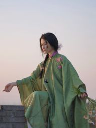 半生罗裳 衔春 原创明制汉服立领斜襟长衫春夏款新品绣花大袖长衫-淘宝网 主图 003.jpg