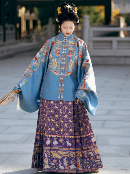 File:【山海明光】【玉桂满地兔】明汉服立领妆花通肩短袄满地金马面裙-淘宝网 主图 005.jpg