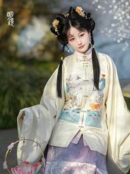 明镜华服【有狸猫】明制汉服女春季方领补琵琶袖刺绣 半袖补服-淘宝网 主图 006.jpg