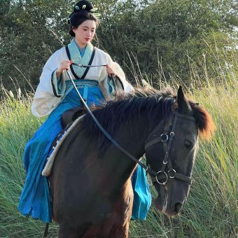 【乔织】-汉服-云纹绿缘孔雀绿交领襦裙薄雾白纱衫女-淘宝网 主图 001.jpg