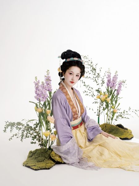 File:踏云馆汉服宋制春款真丝直袖短衫短褙心三裥裙围裳套装 疏香-淘宝网 主图 005.jpg
