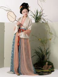 踏云馆2024春季真丝湖绫白贝淡青飞机袖吊带百迭裙套装 (清瑶)-淘宝网 主图 003.jpg