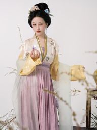 踏云馆汉服春款醋酸绣花飞机袖短衫叠穿短褙心抽褶裙套装 (芊桐)-淘宝网 主图 003.jpg